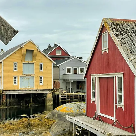 Boathouse With Views Of Harbour And Sea